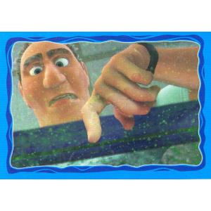 Zubař se dívá do akvária